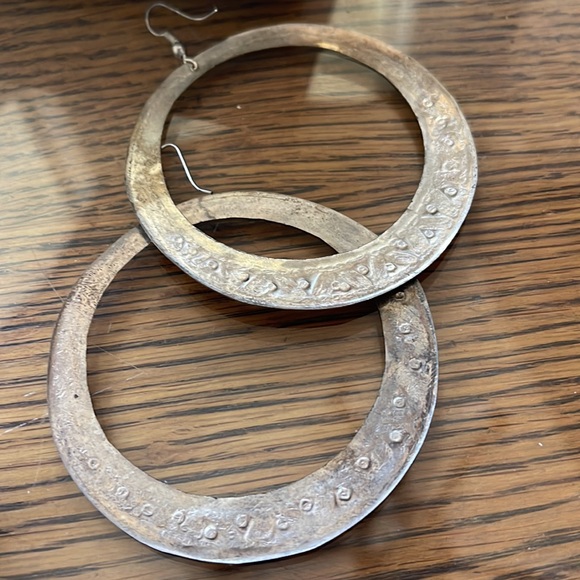 Set of 2 BIG Hoop Earrings, Mexican silver and white acrylic with gold metal EUC - Picture 3 of 5